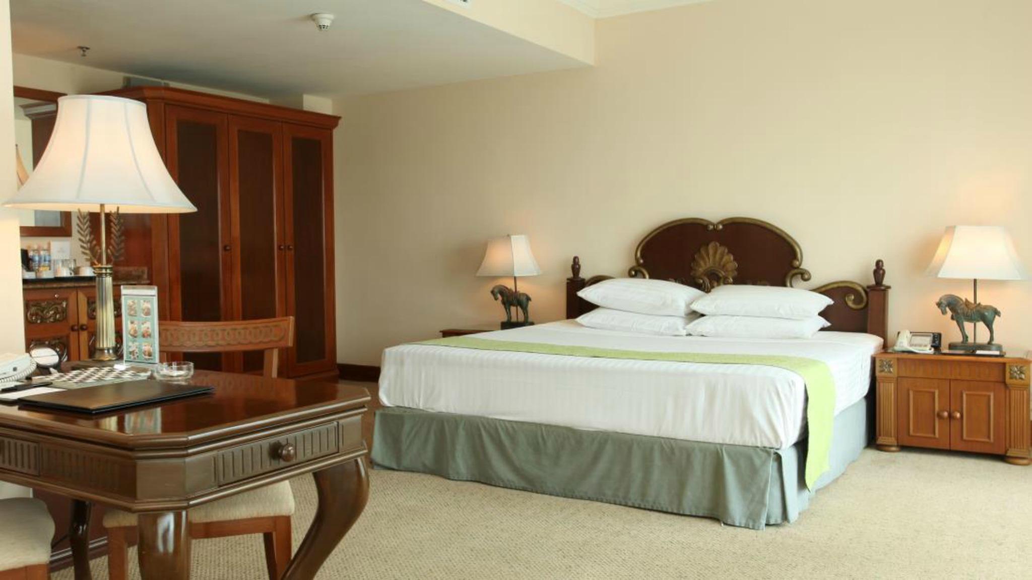 Palace Of The Golden Horses Seri Kembangan Exterior foto A bedroom at the hotel