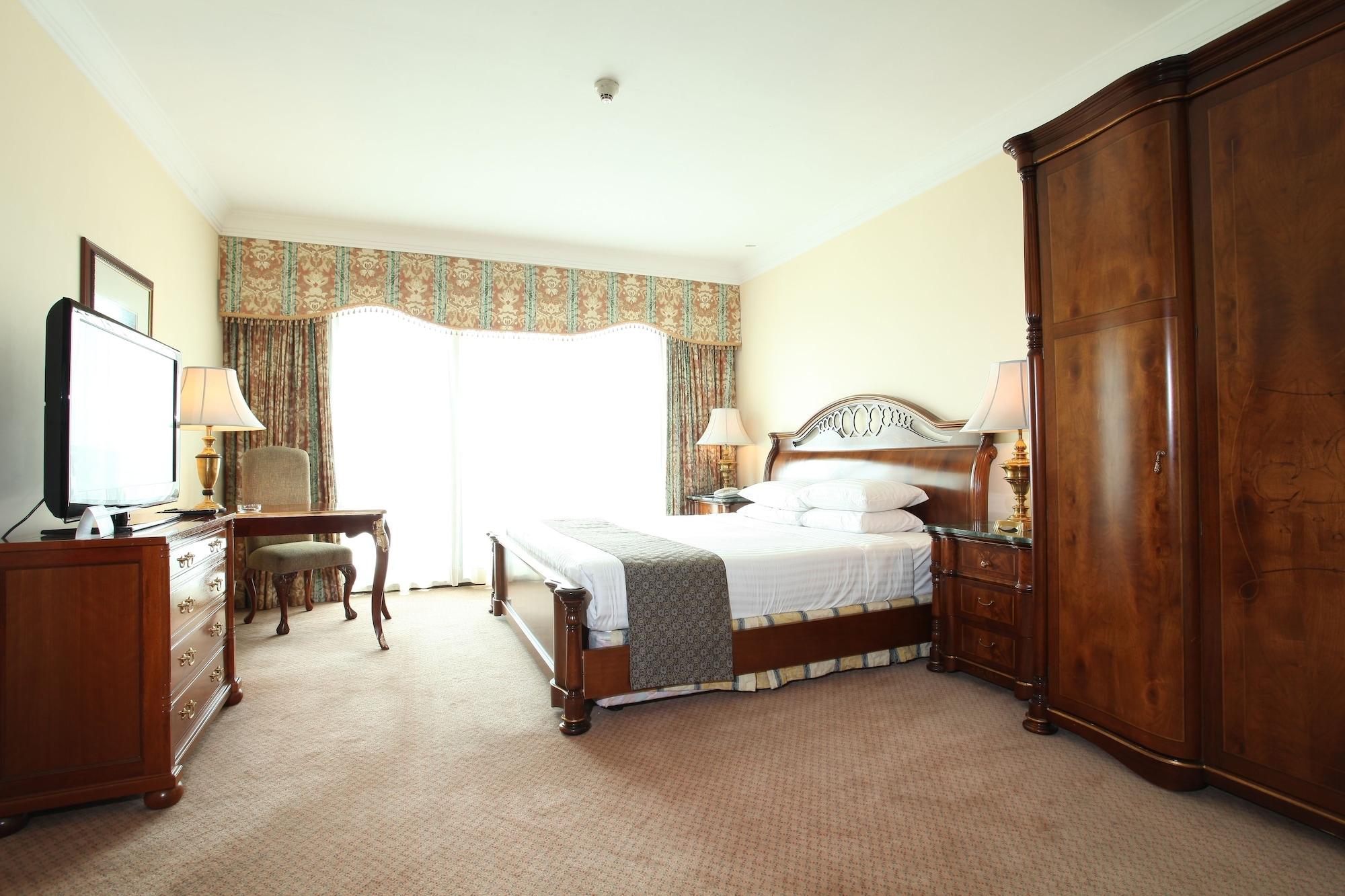 Palace Of The Golden Horses Seri Kembangan Exterior foto A bedroom at the hotel