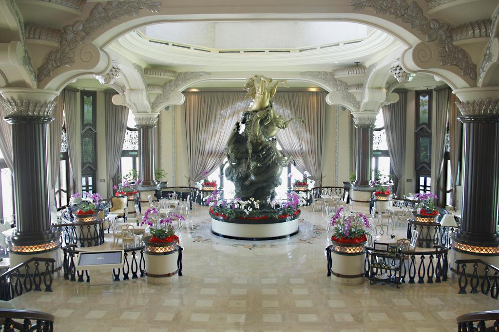 Palace Of The Golden Horses Seri Kembangan Exterior foto The lobby of the hotel